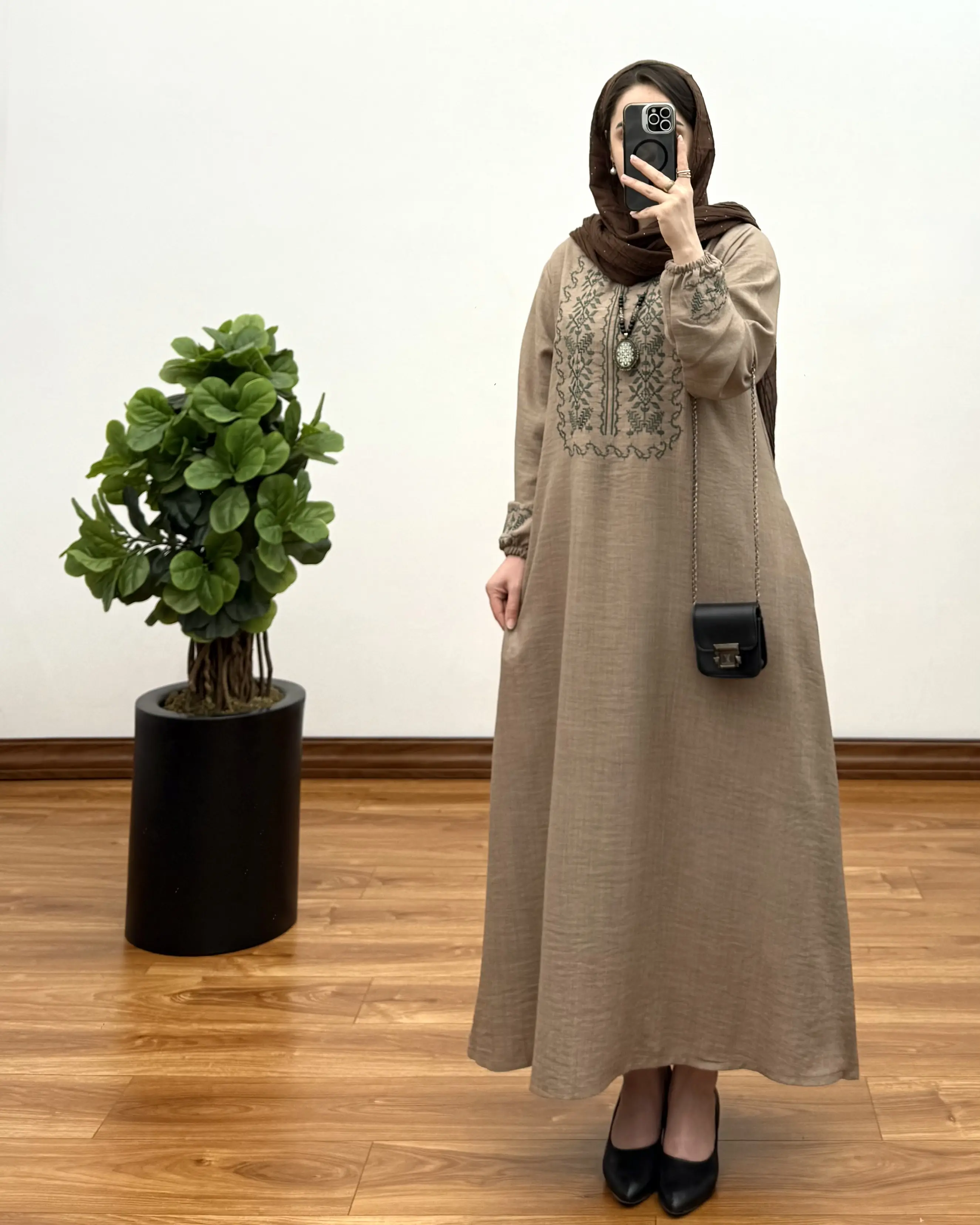 ست کردن لباس با رنگ موکا و قهوه ای